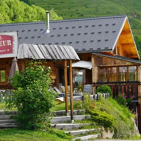 Avec Terrasse - 7 Pers. - Api-1-52-1966 Camping Saint-Sorlin-dʼArves